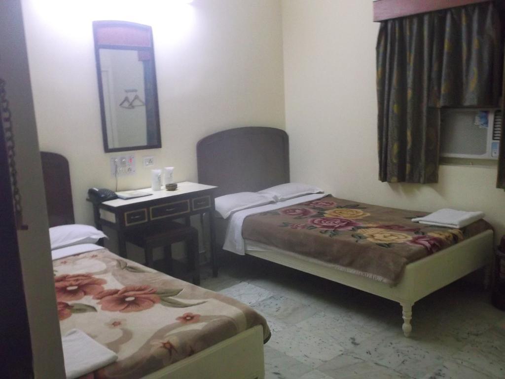 Hotel Mahamaya Bodh Gaya Exteriör bild